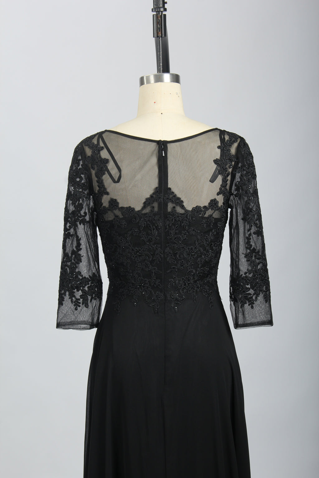 Wholesale Black Lace Half-Sleeve Mother-of-the-Bride Gown 32697