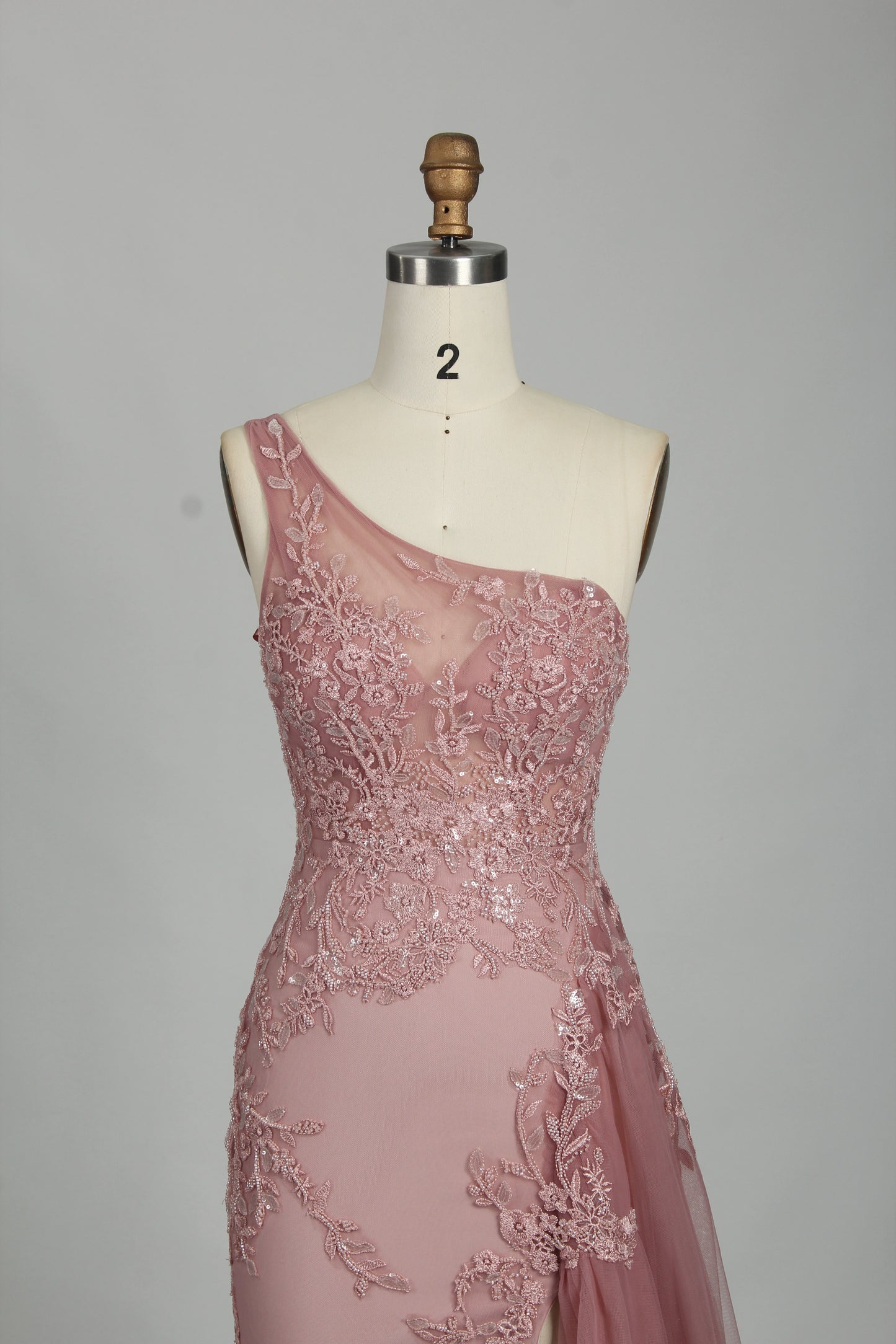 Alluring Single-Shoulder Lace Mermaid with Flowing Ribbon Prom Dress 32843