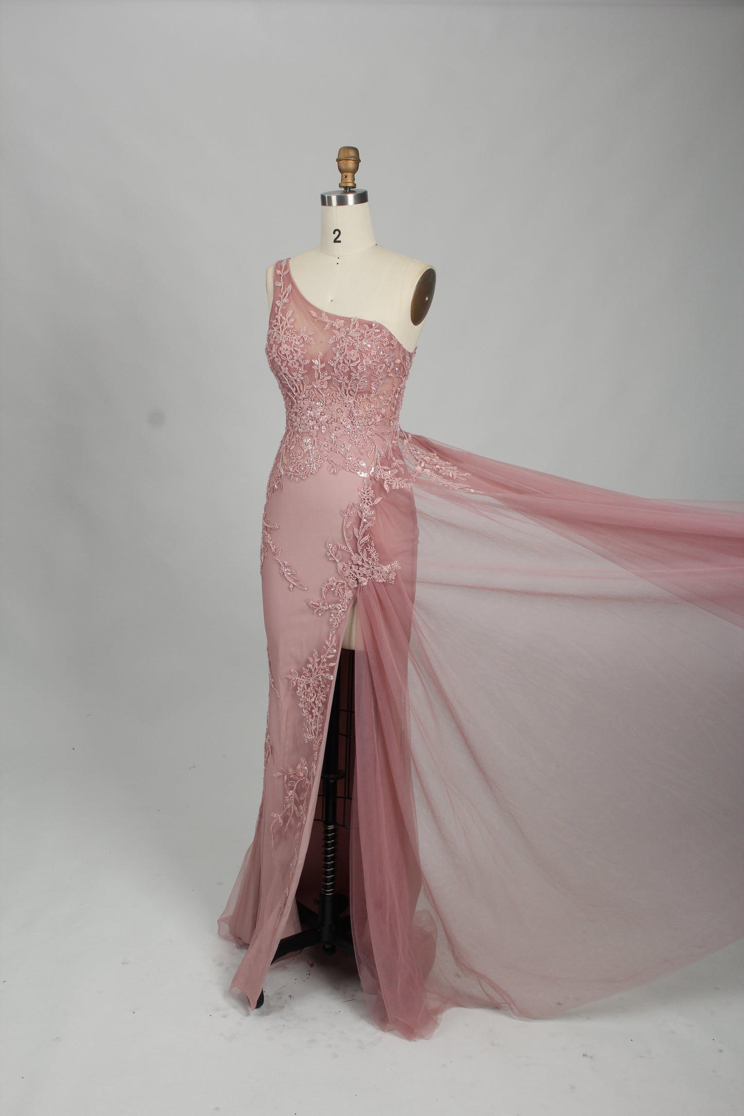 Alluring Single-Shoulder Lace Mermaid with Flowing Ribbon Prom Dress 32843