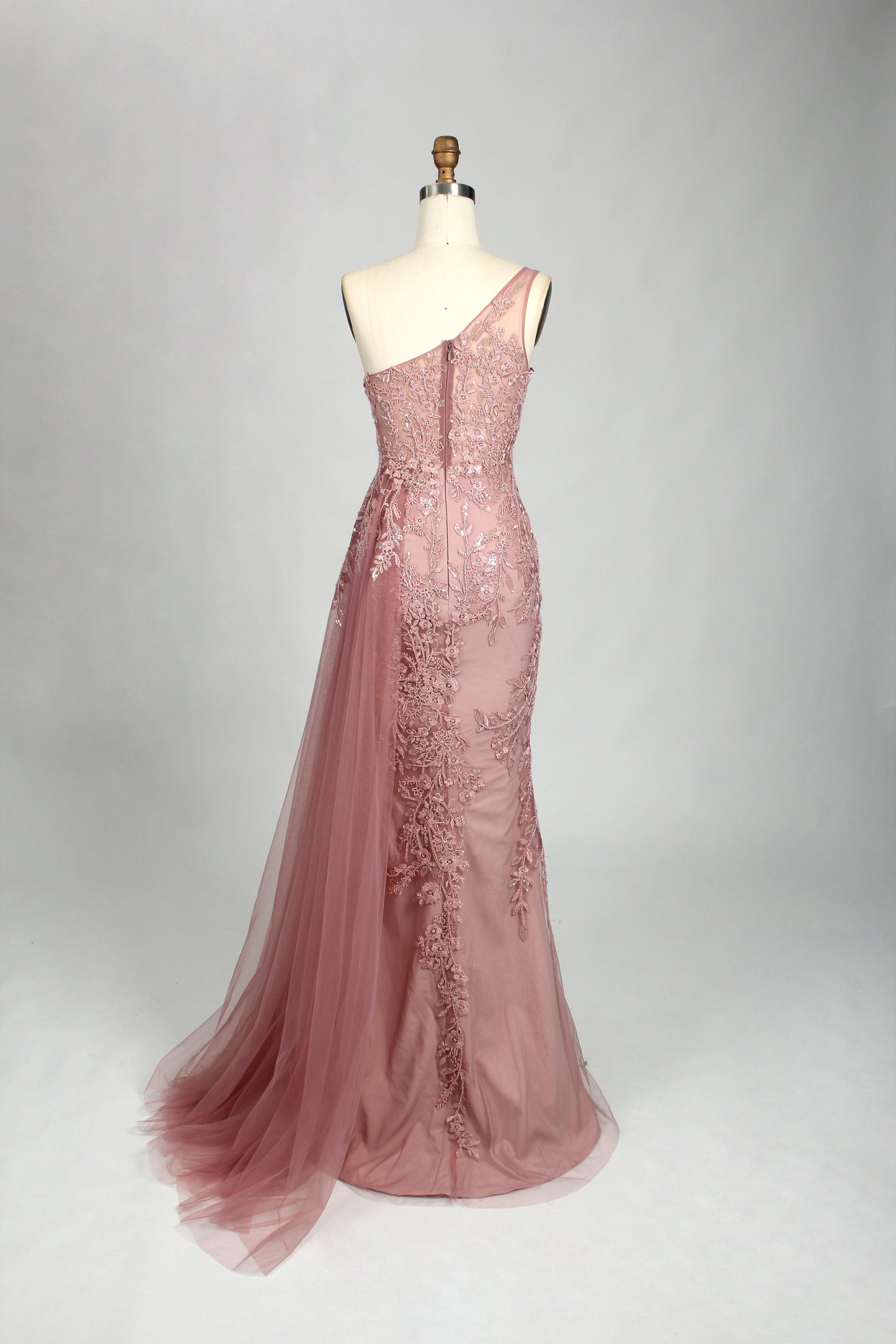 Alluring Single-Shoulder Lace Mermaid with Flowing Ribbon Prom Dress 32843