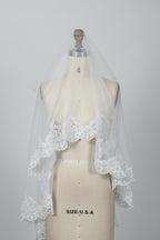 Wholesale Tiered Lace-Edged Bridal Veil – Sheer Tulle t026