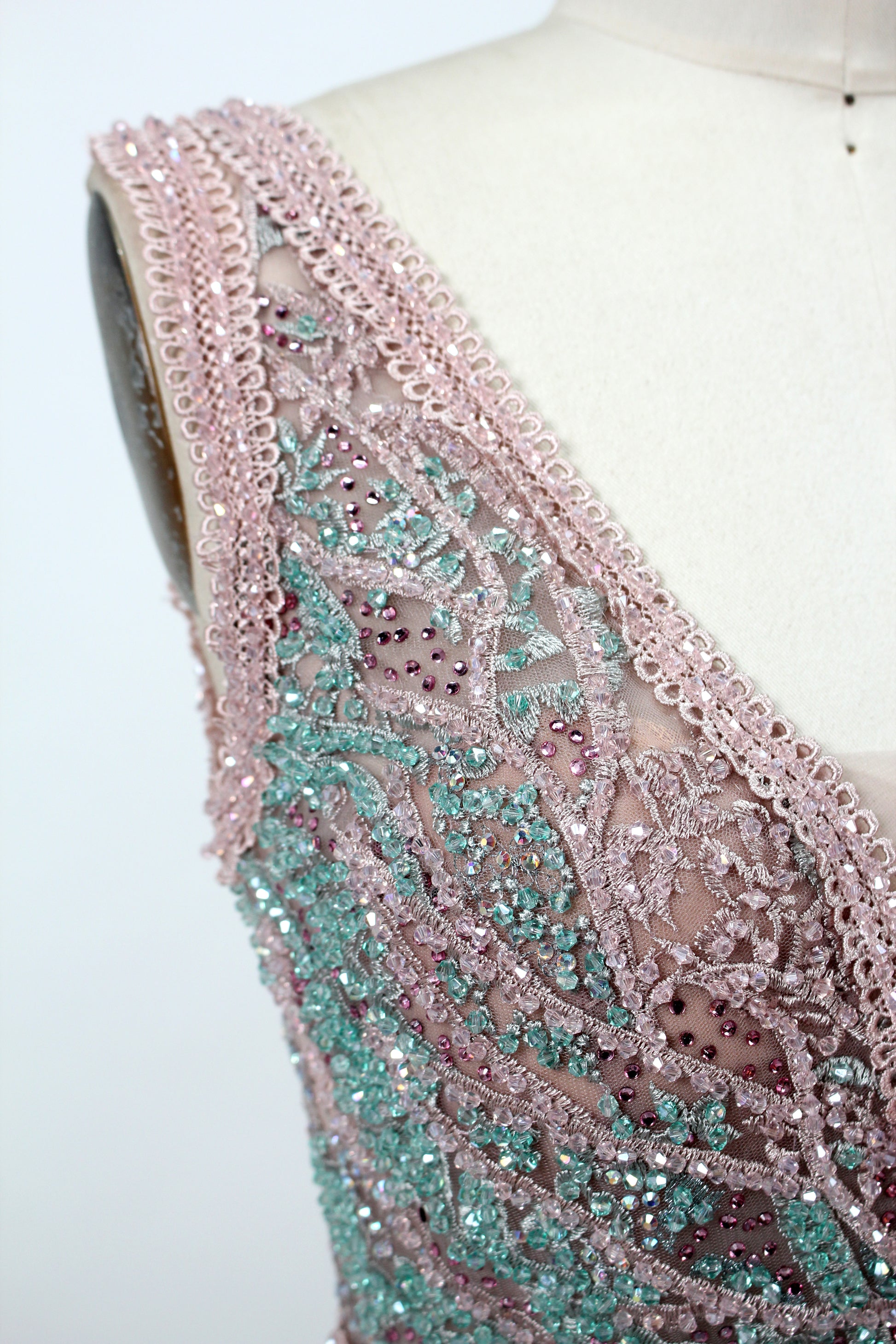 Wholesale V - Neck Beaded Floral Mother Gown MK041
