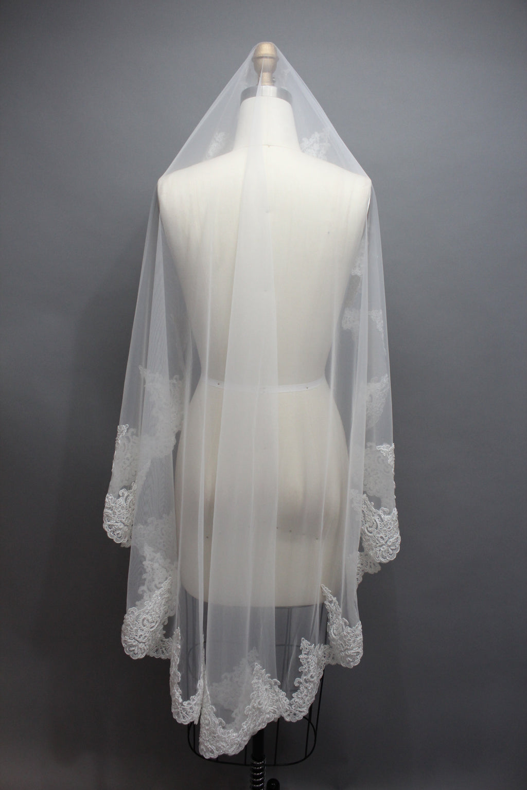 Romance and Elegance to Your Wedding T448