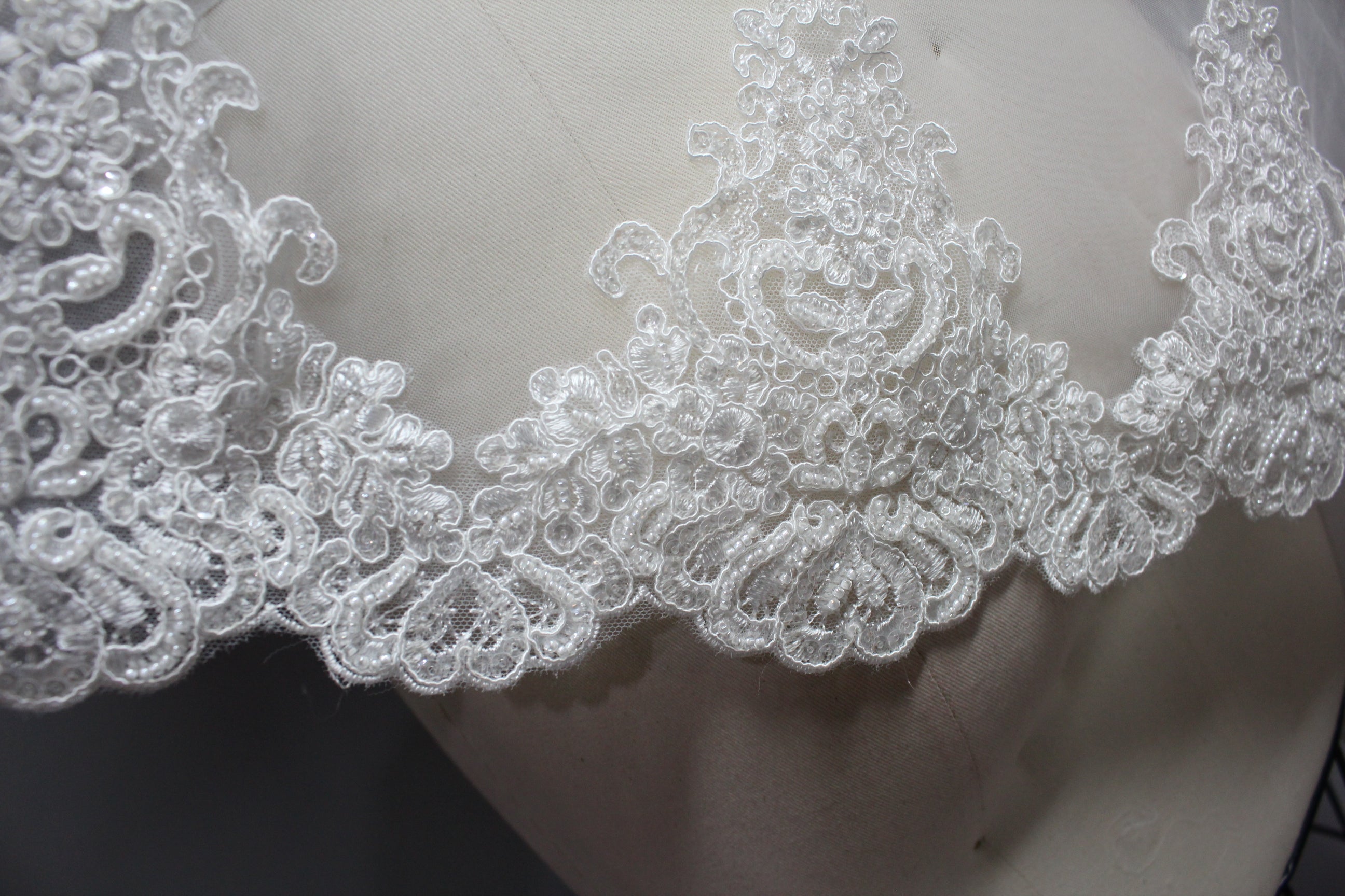 Romance and Elegance to Your Wedding T448
