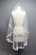 Wholesale Lace-Edged Sheer Tulle Bridal Veil t041