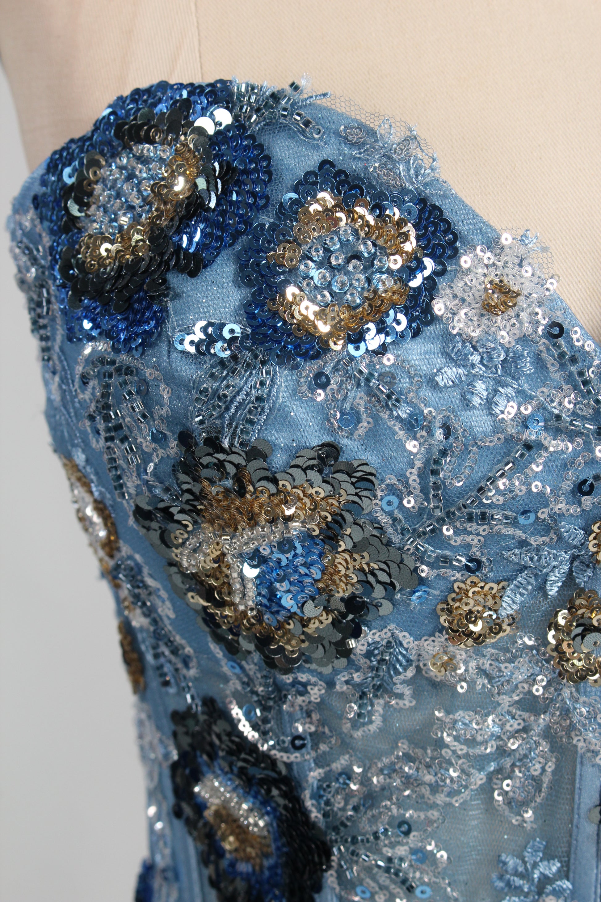 Wholesale Blue Embroidered Strapless Ball Gown 32992