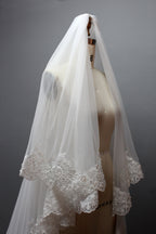 Enchanting Lace Veil - Adding Romance and Elegance to Your Wedding