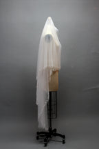 Graceful Lace and Pearl Veil - Enhancing Your Bridal Beauty T014
