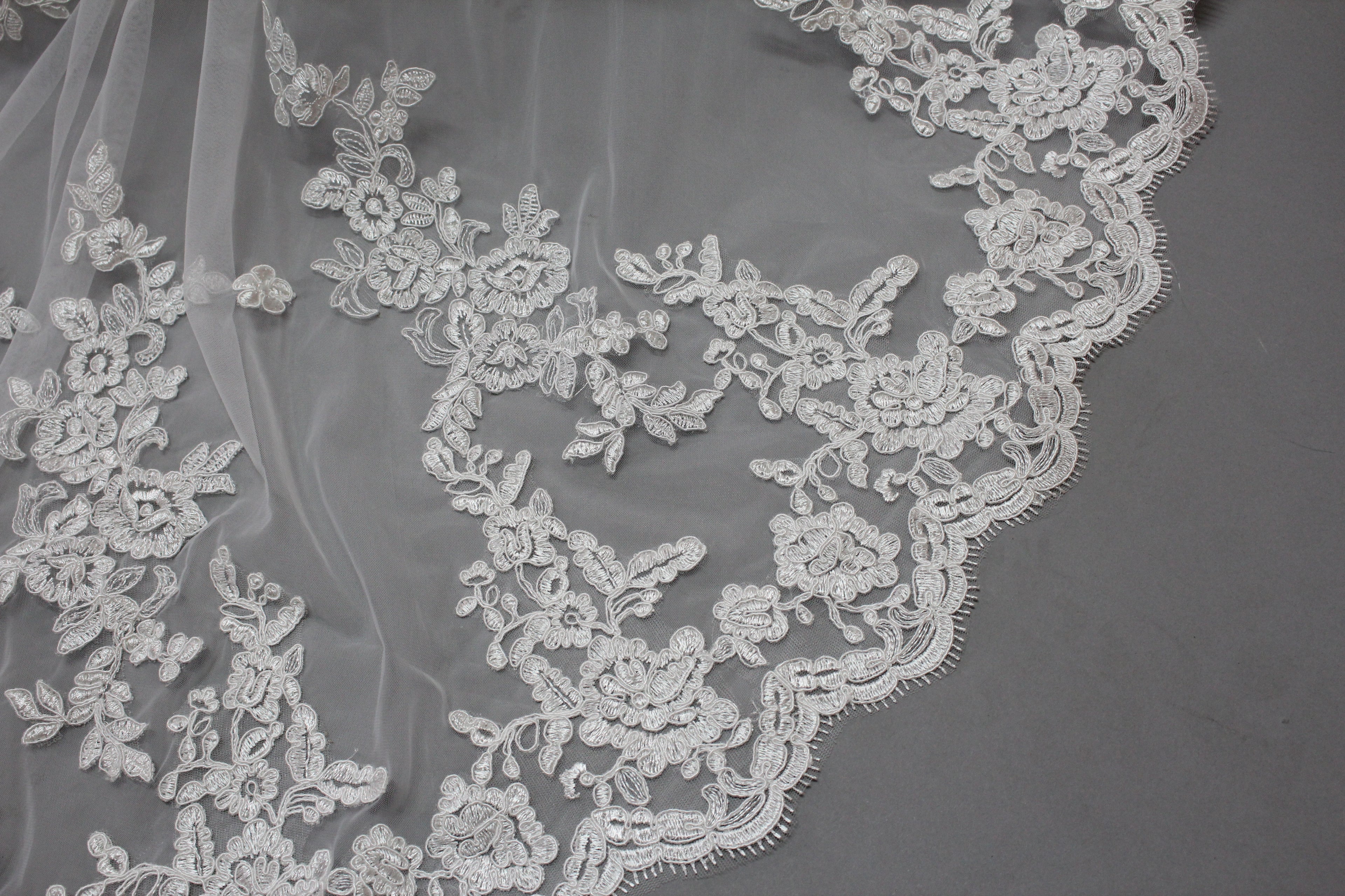Wholesale Embroidered Floral Long Bridal Veil - T019