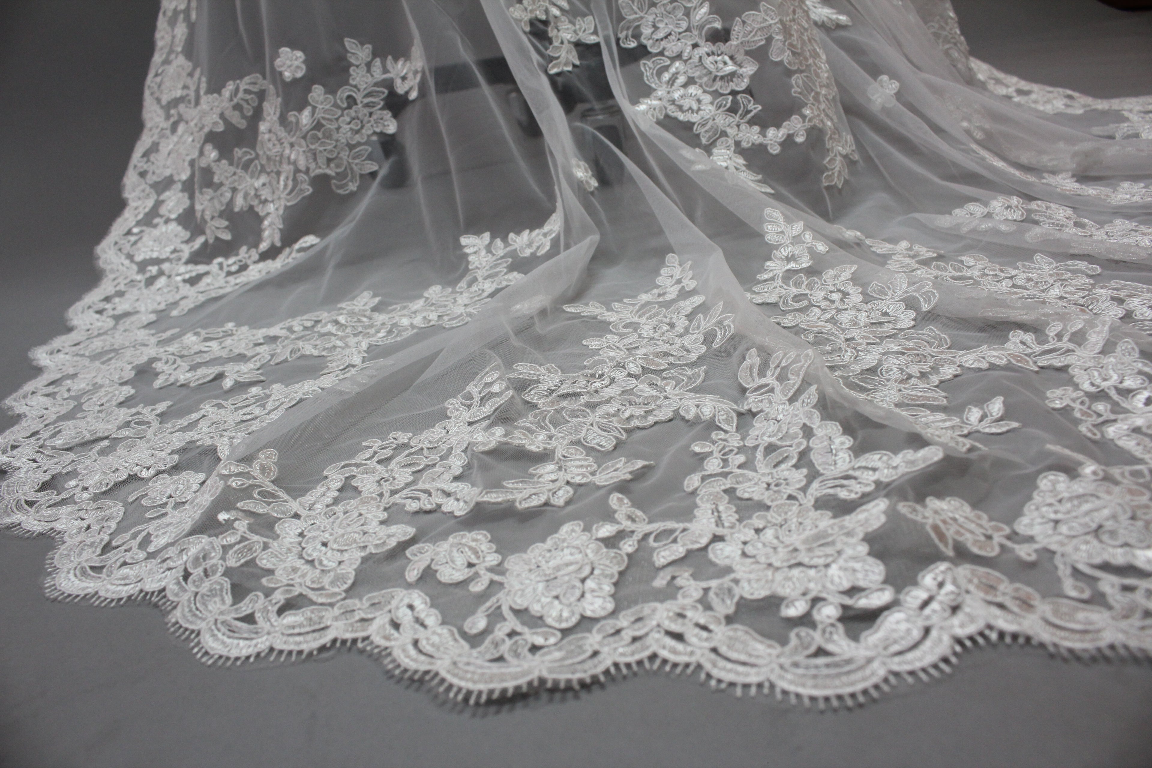 Wholesale Embroidered Floral Long Bridal Veil - T019