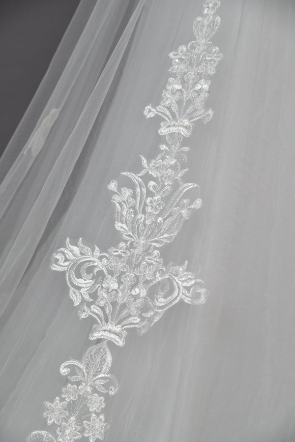 Timeless Romance Wholesale Lace Long Sleeve Wedding Gown 3289