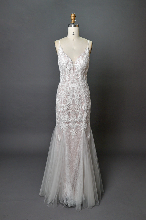 Elegance Unveiled Wholesale Lace Mermaid Wedding Gown with Tulle 3282