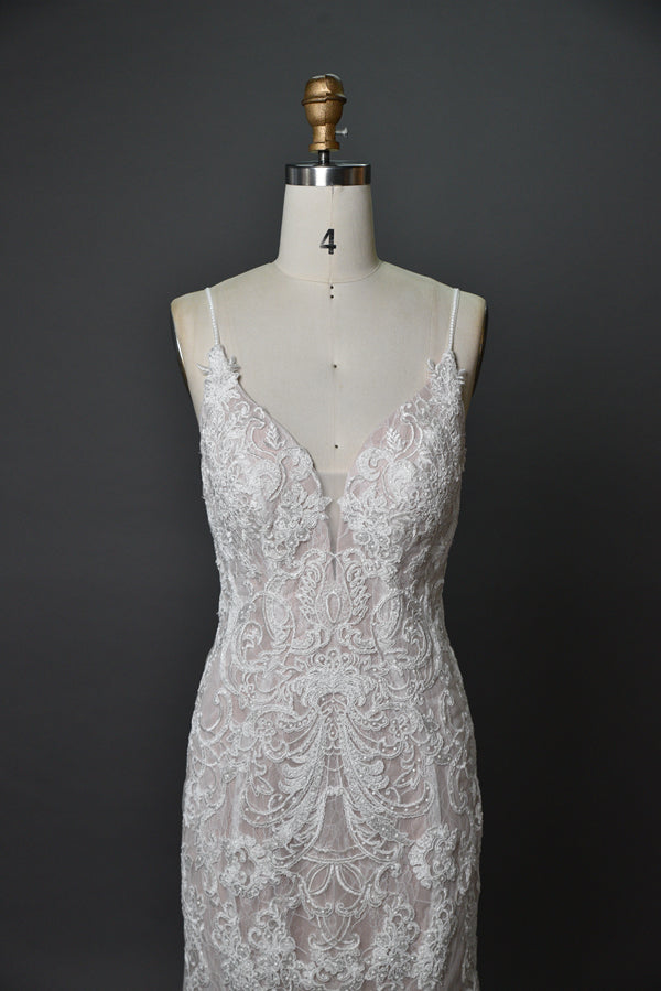 Elegance Unveiled Wholesale Lace Mermaid Wedding Gown with Tulle 3282