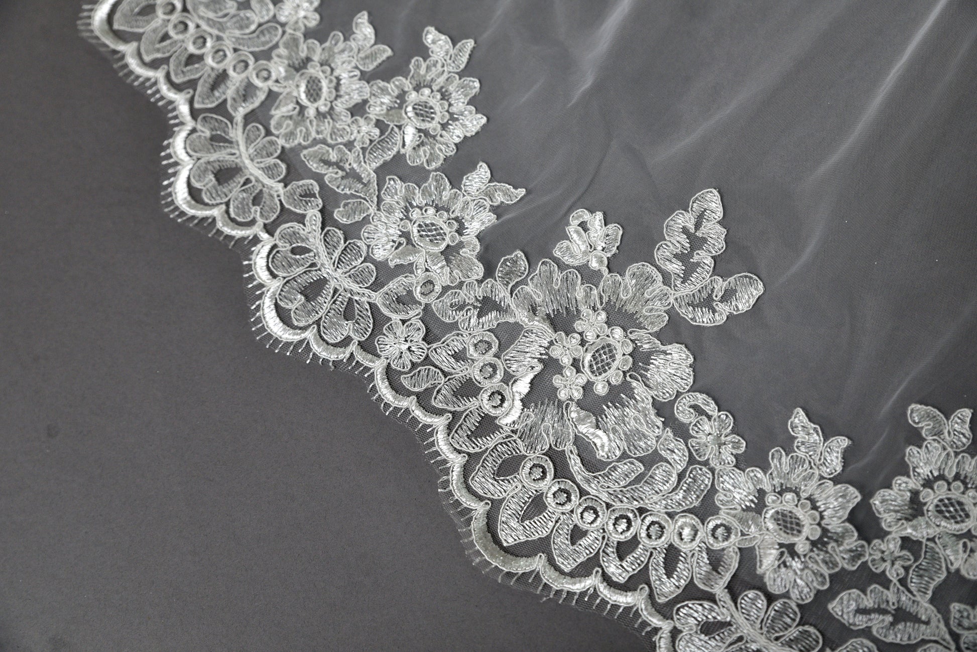 Wholesale Floral Lace Cathedral Bridal Veil – Sheer Tulle t024